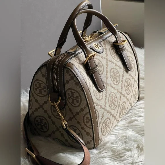 💰SOLD - 83970 - Tory Burch Monogram Jacquard Barrel Bag - Picture 3 of 16